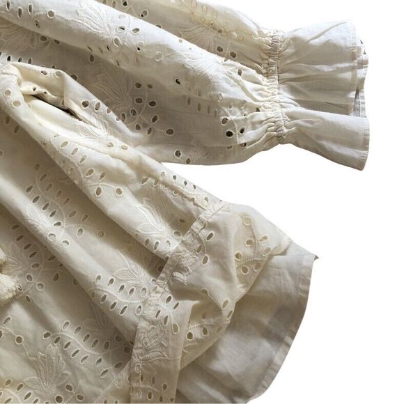 Chelsea & Theodore Eyelet Peasant Blouse Womens Size M Cream On/Off Shoulder - Picture 9 of 15